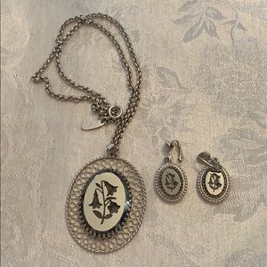 Vintage costume jewelery set